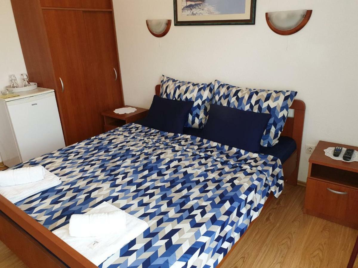 Pansion Ribica Hotell Crikvenica Eksteriør bilde