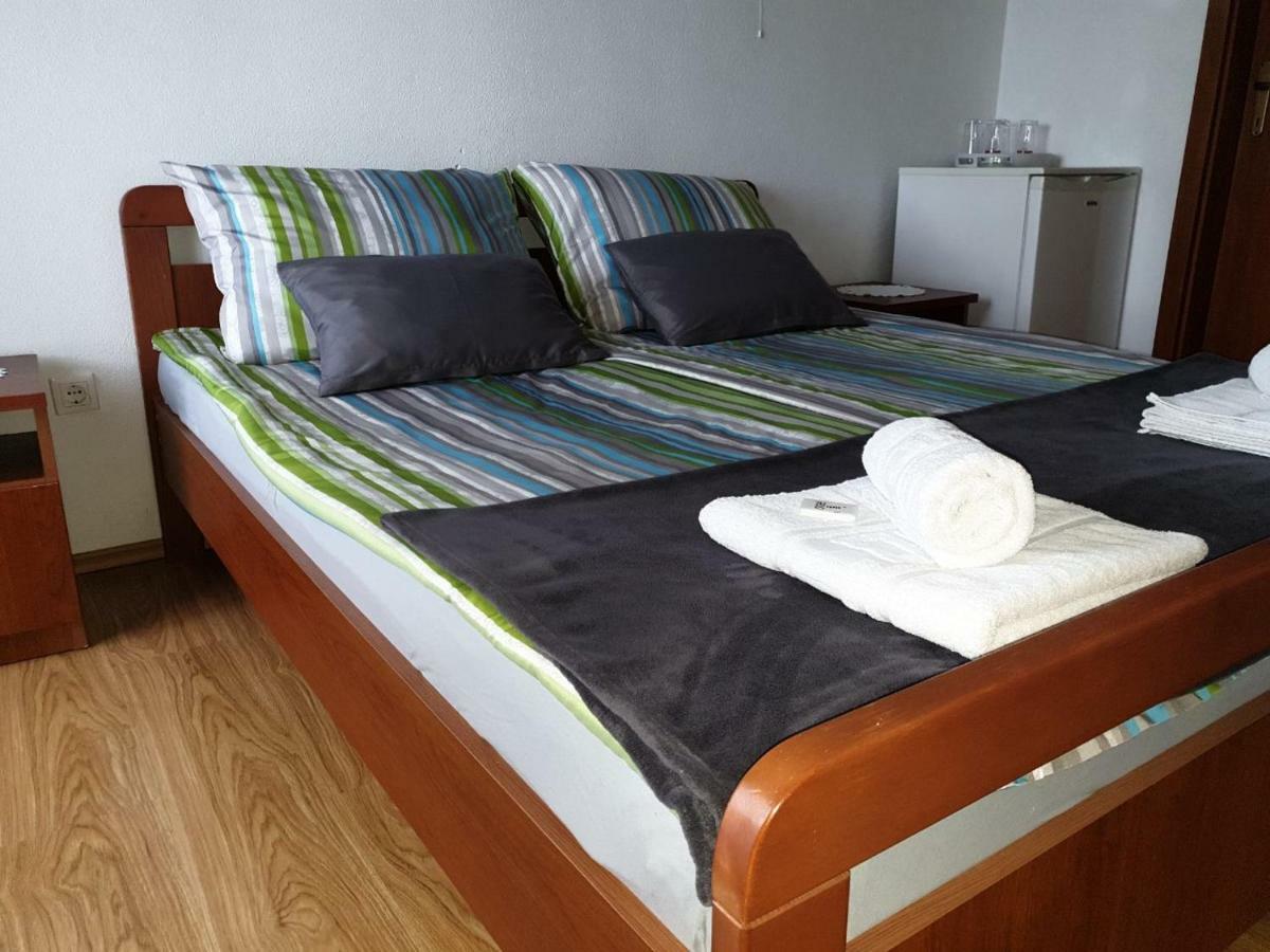Pansion Ribica Hotell Crikvenica Eksteriør bilde