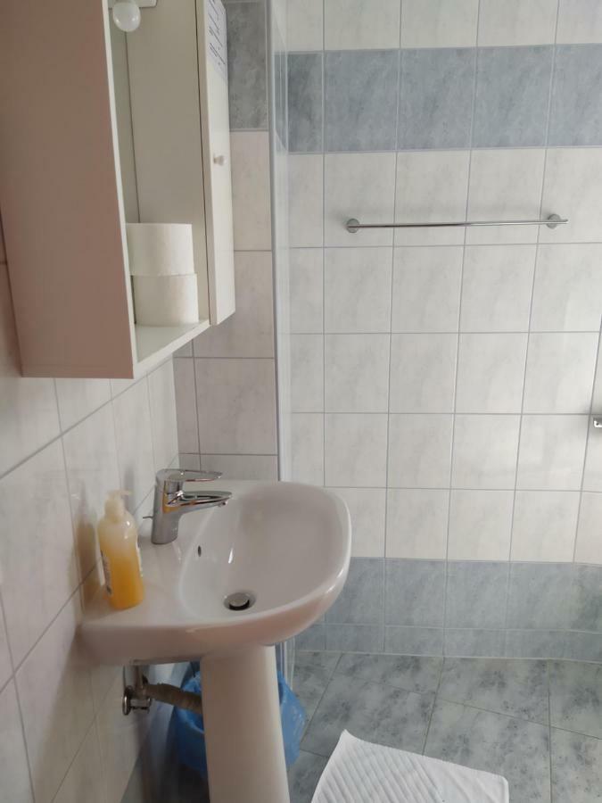 Pansion Ribica Hotell Crikvenica Eksteriør bilde